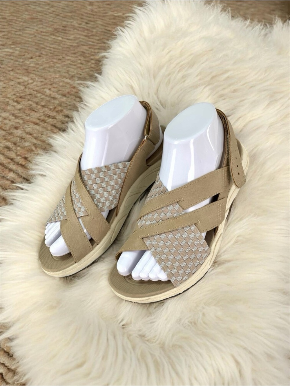Earth Spirit leather fabric sandals beige taupe low heel strappy comfort sz 11